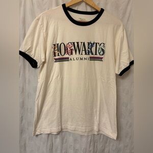 Size large Hogwarts Alumni ringer T. Size large.